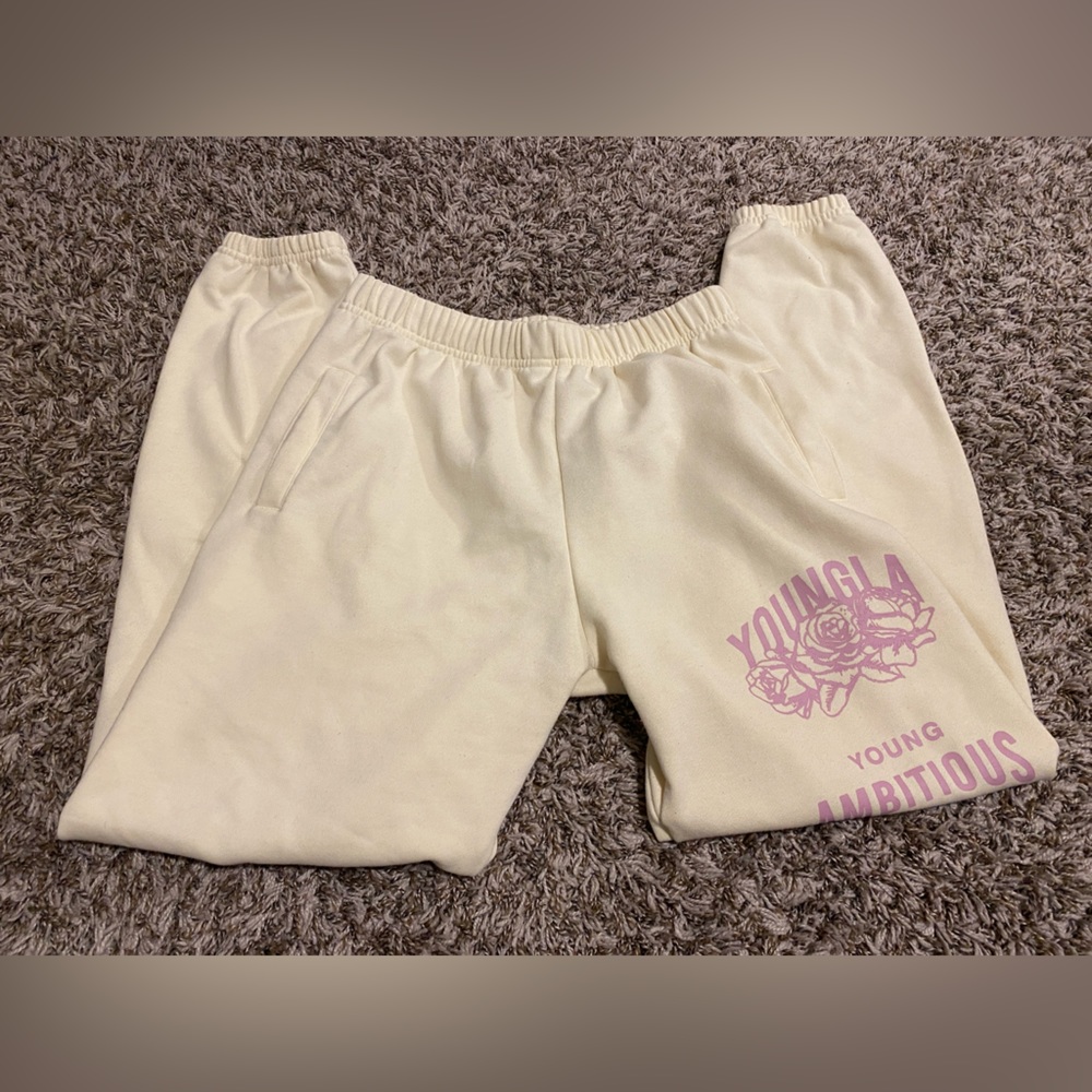 Youngla sweats - Medium